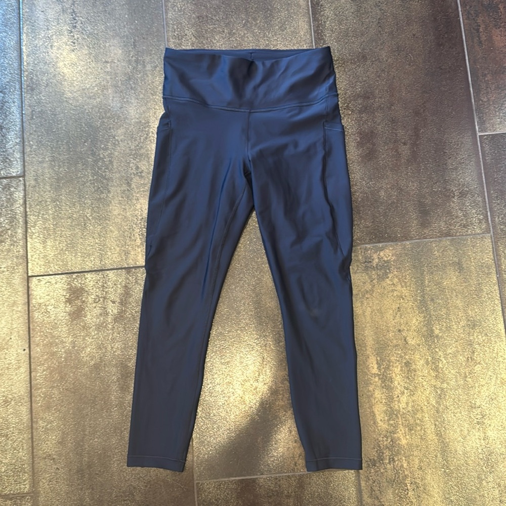 Athleta 7/8 leggings dark blue size medium
